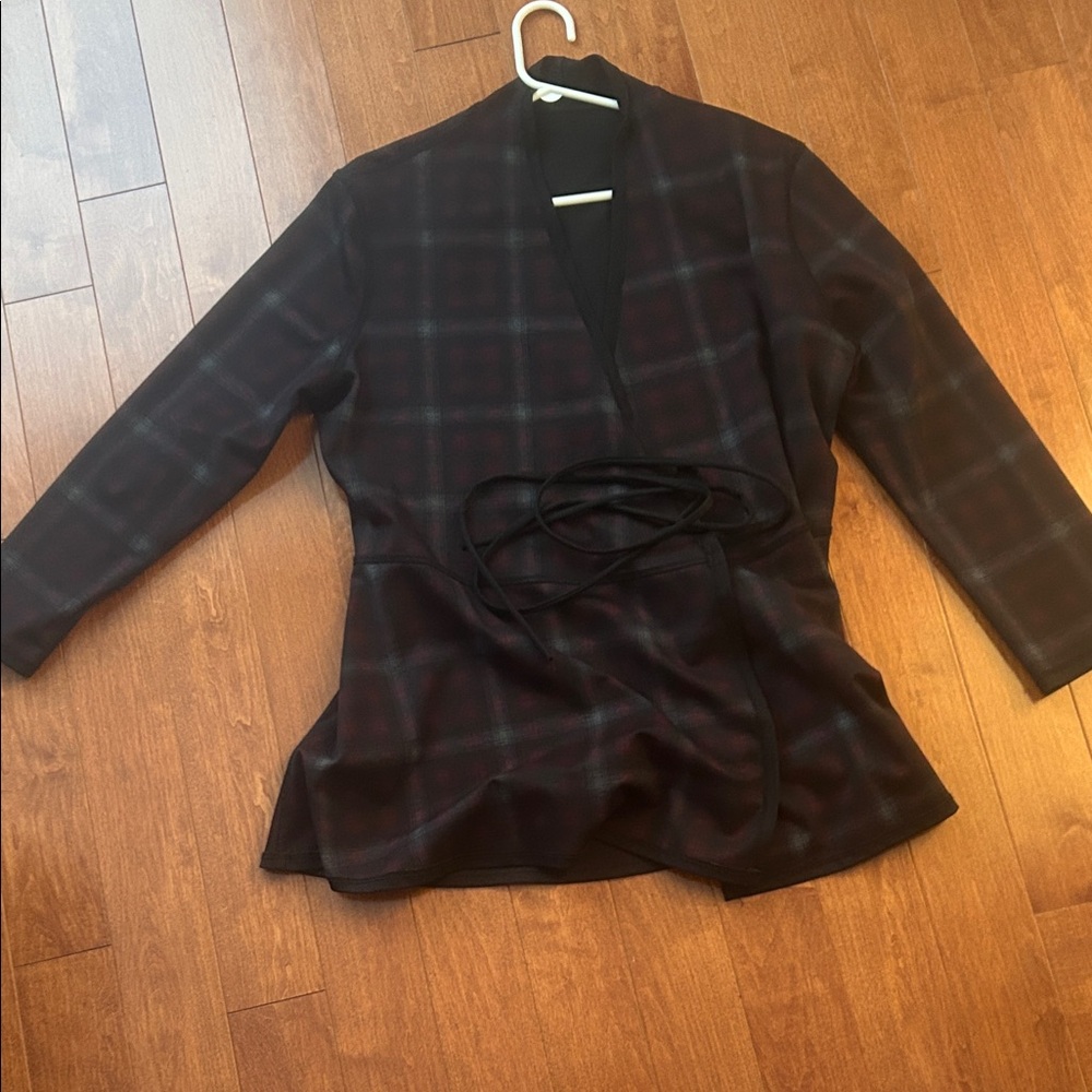 Elegant Plaid Wrap around Blazer - Black and Pink